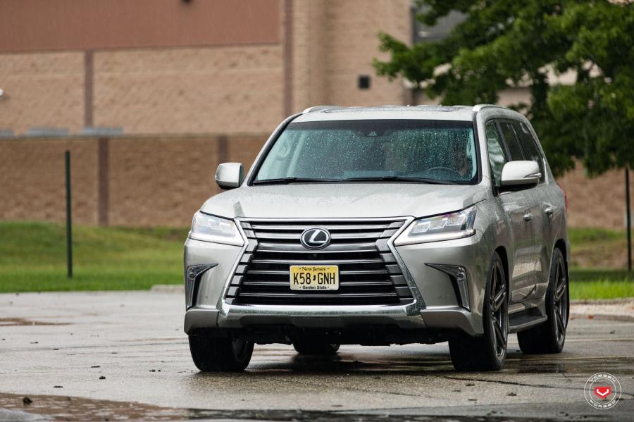  Lexus LX570 on Vossen Wheels (HC-1) 2017 года  (фото 25 из 43)